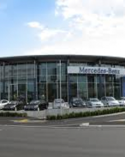 car showroom 1