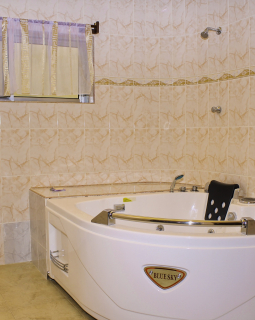 suit bathroom