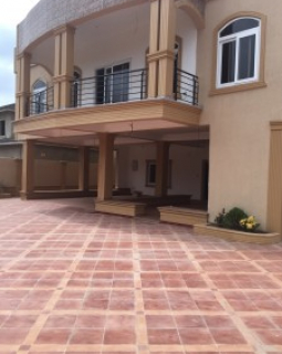 3 bedroom apartment to let east airport